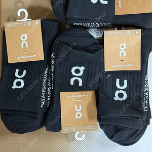 온러닝 logo sock high 3p 양말 검정 s 팔아요!!(택포) 3p가격입니다!!