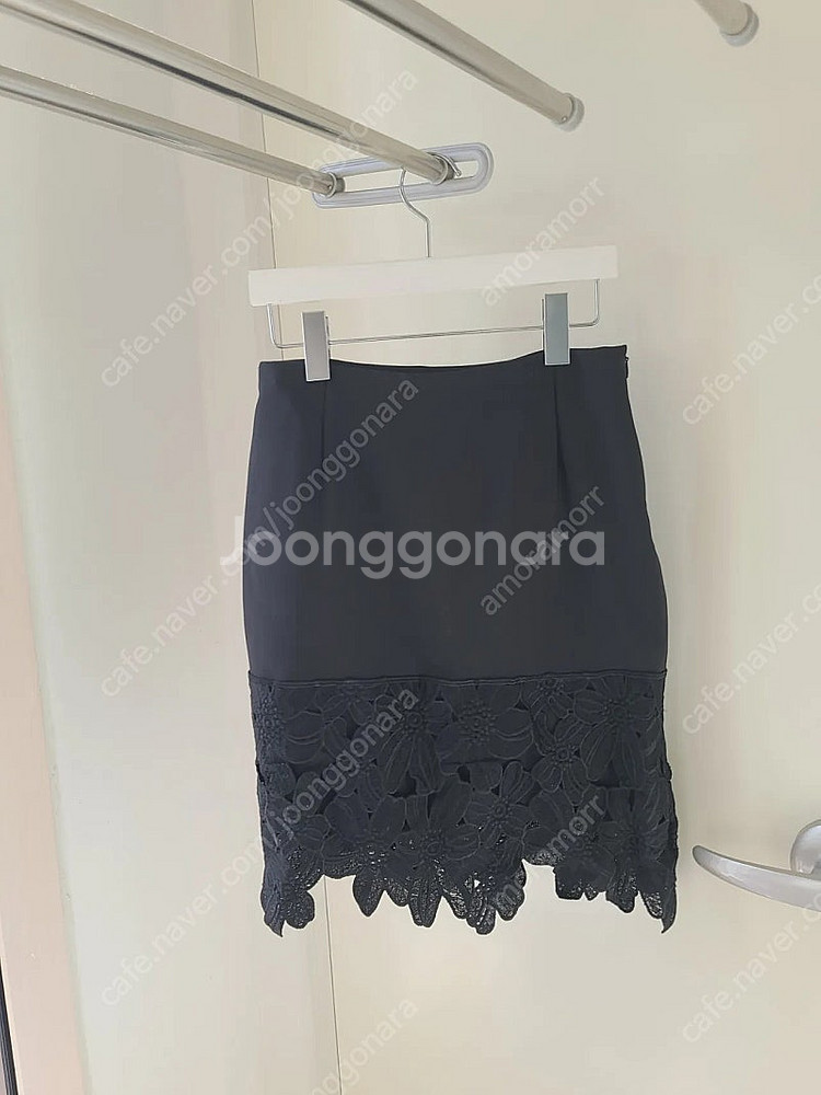 여성 블랙 검정 스커트 치마 플라워 밑단 디자인 S /...--0