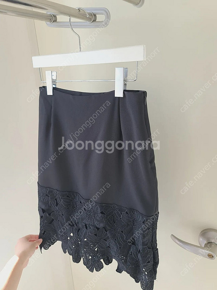 여성 블랙 검정 스커트 치마 플라워 밑단 디자인 S /...--1