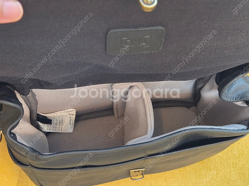 오나 보워리 검정 색상 ONA Bowery black 라이카 카메라 가방 판매--4