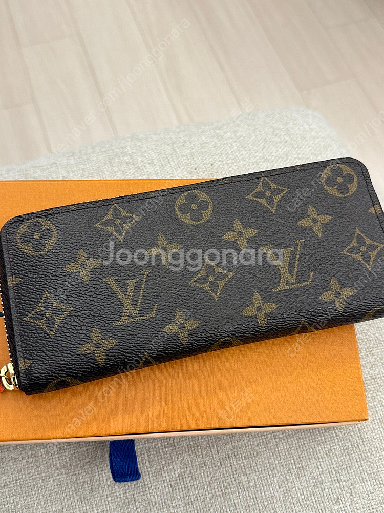 루이비통 장지갑--1