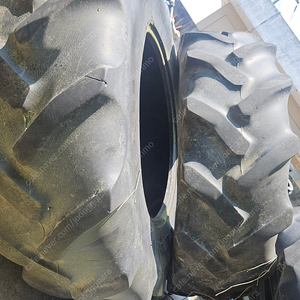 14.9-28 굿이어 타이어