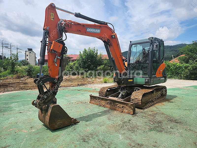 중고굴삭기 02 두산 DX55MT-5K 코끼리집게--1