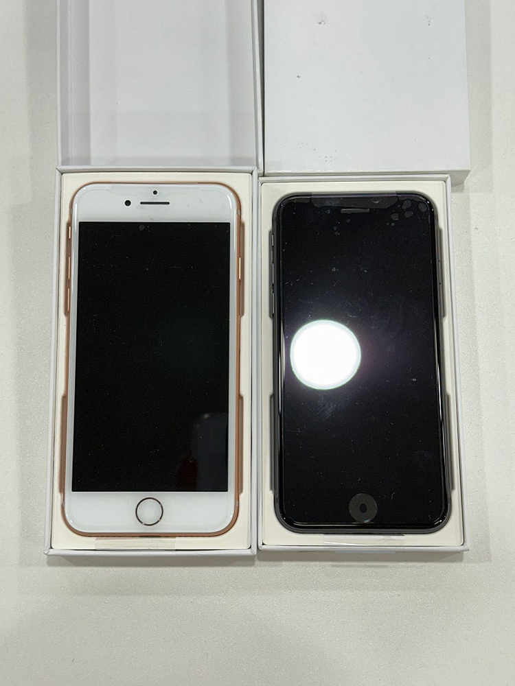 아이폰8 골드, 스페이스그레이 64GB 새것교체 배터리성능100% 20만원에 판매합니다^^ 이미지