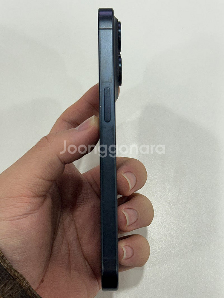 아이폰15프로 블루티타늄 128GB 80만원에 판매합니...--2
