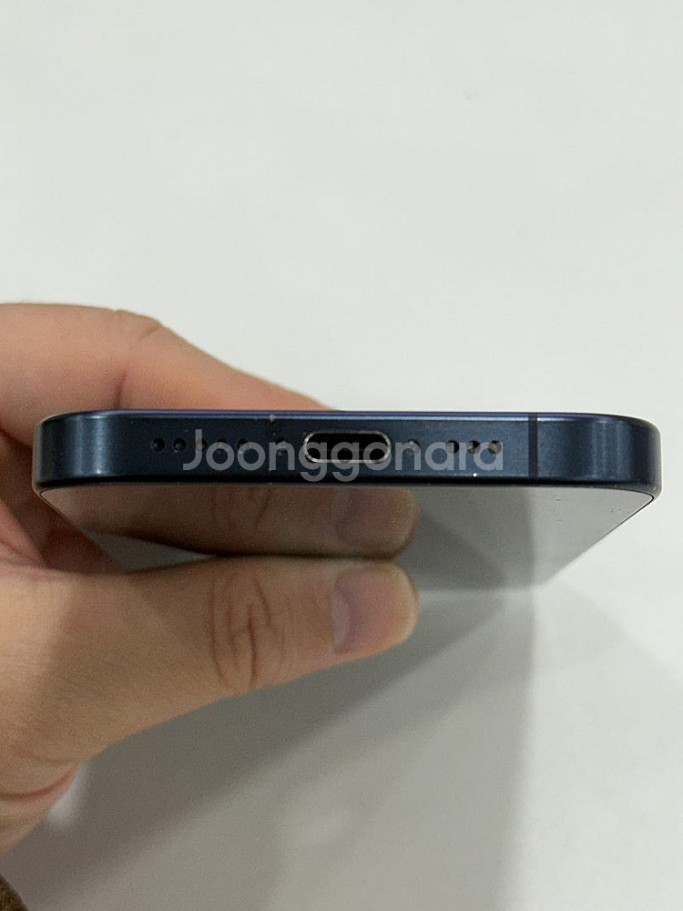 아이폰15프로 블루티타늄 128GB 80만원에 판매합니...--5