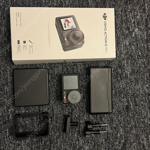 DJI 액션5 pro 어드벤처 콤보 + 2년 케어 + 정품 nd필터세트 판매합니다.