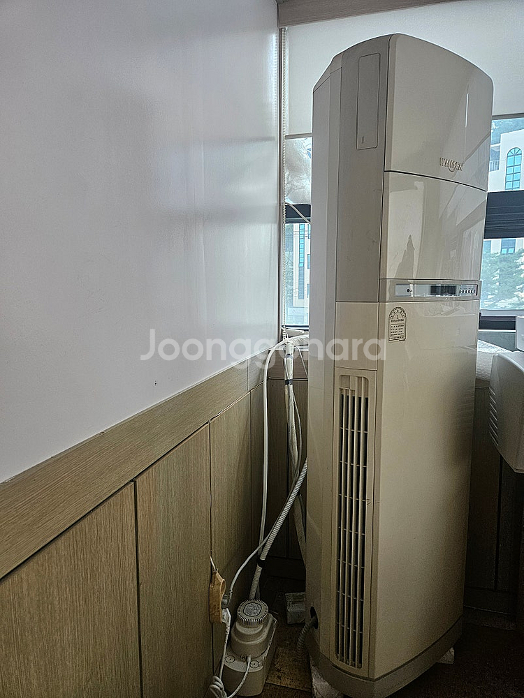 엘지 휘센에어컨 두대 판매가 30만원 두대뜯어가세요--2