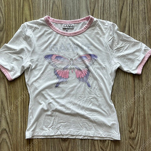 GANNI 나비 티셔츠 S사이즈