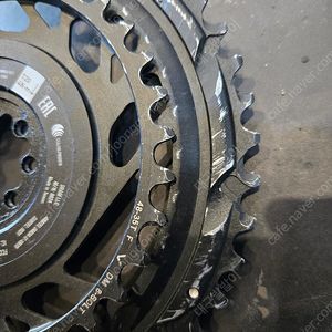 스램 로드 E1 파워미터 체인링 48-35 500km미만 판매합니다