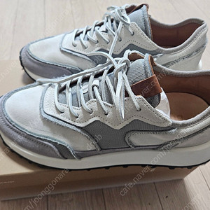 부테로벤투라 스니커즈