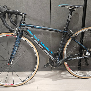 Azzuri forza elite 105 카본 40만원에 판매합니다.