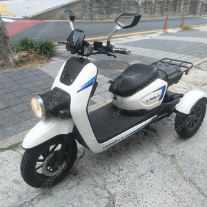 전기 스쿠터 삼륜. wind k2 성지기업. 부산