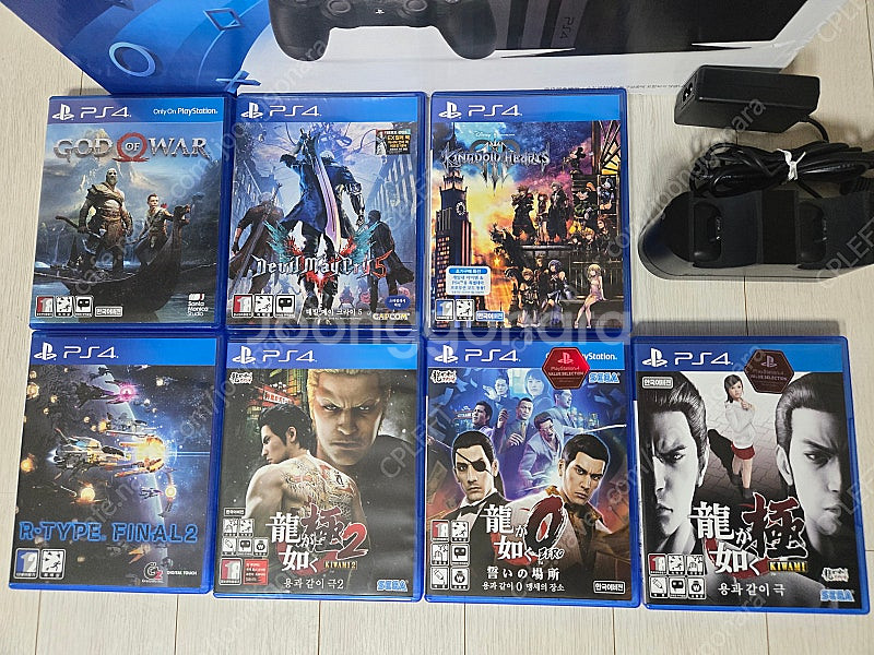PS4 PRO 7017B 프로 1테라 타이틀7개--1