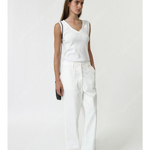 낫띵리튼, 이지 브이넥 슬리브리스탑 Easy V-Neck Sleeveless Top (White) 새상품, 얼바닉30, 샵엠,타낫, 아모멘토, le17septembre