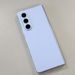 갤럭시 Z폴드5 블루 512기가 23년 8월개통 파손X 잔상X 잘펴지는폰 35만 판매해요