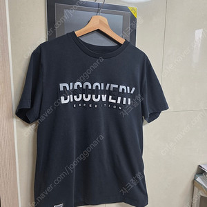 디스커버리 검정 티셔츠 105사이즈 상태좋은거 팝니다