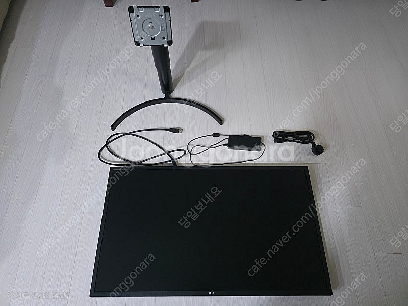 LG 32UK550 (4k 32인치) 판매--4