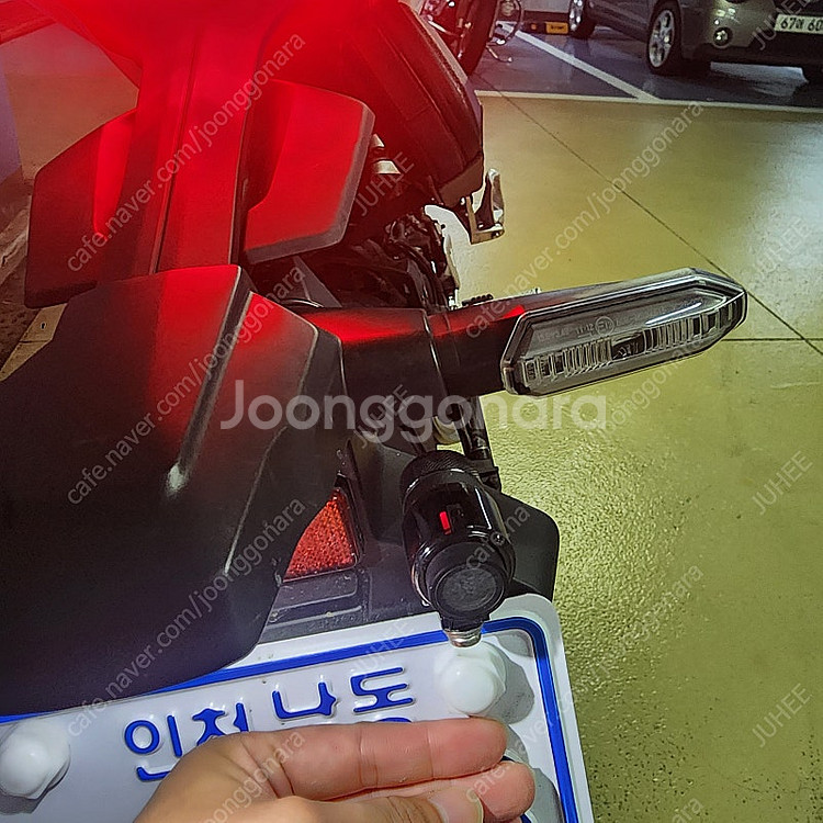 혼다 바이크 24년식 CB125R 화이트 판매--8