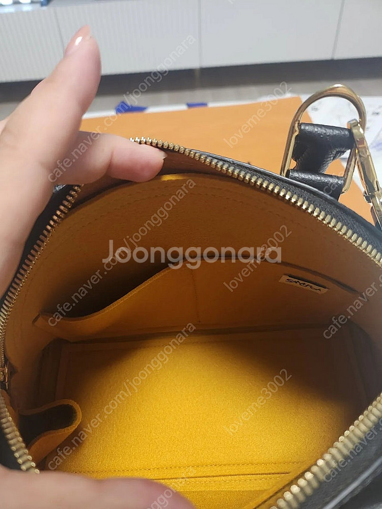 루이비통 알마BB 앙프 블랙--5