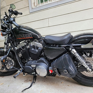 할리데이비슨. 스포스터 포티에잇 2014 년식. 4500km. a급