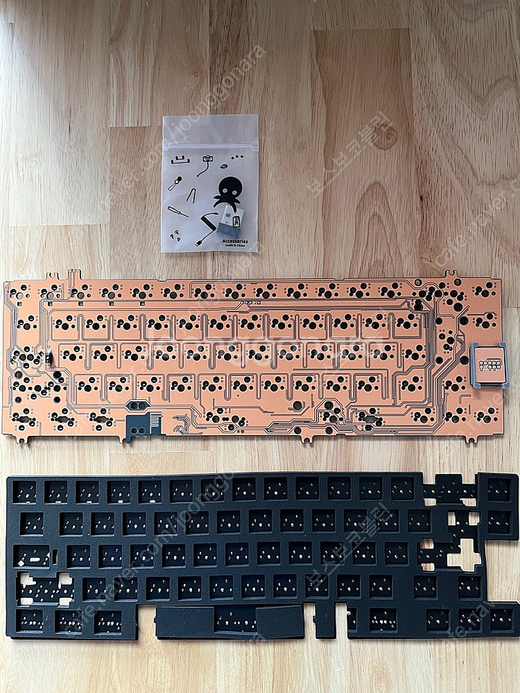 qk65v2 ISO기판 팝니다--0