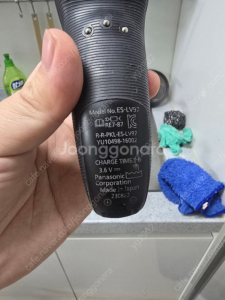 파나소닉 ES-LV97 면도기입니다 충전 시간은 1시간이며, 3.6V입니다 제조국은 일본이고, 제조일자는 22년 8... - 안심되는 중고거래
