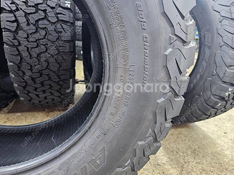 BF굿리치 KO2 AT타이어 17인치 4개 세트--2