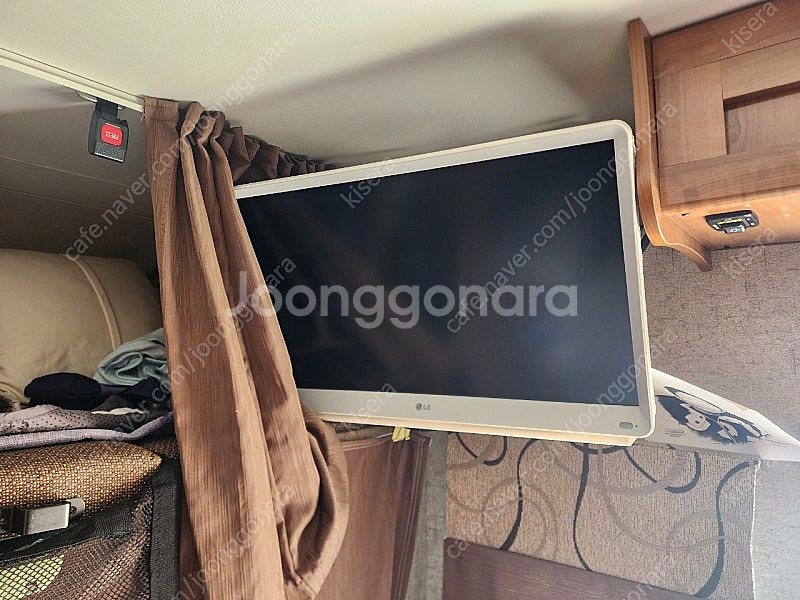 코치맨 캠핑카 팝니다.--7