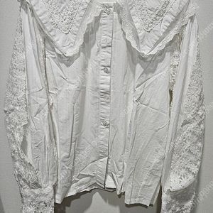 마리마켓 레이스 블라우스 화이트