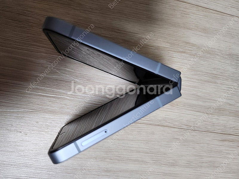 리퍼급 갤럭시z 플립6 블루 256g 50만에 판매합니...--4