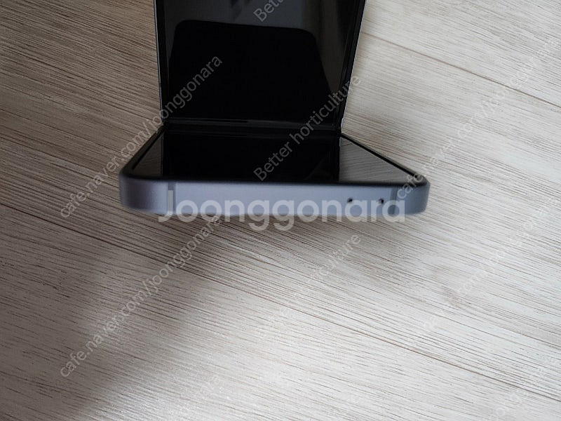 리퍼급 갤럭시z 플립6 블루 256g 50만에 판매합니...--7
