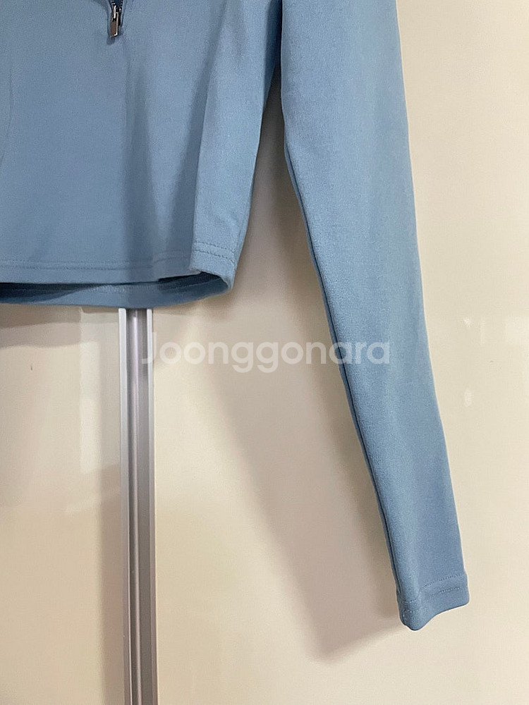 개당3000원 급처)스퀘어넥 긴팔티 크롭티 슬림티 등--3