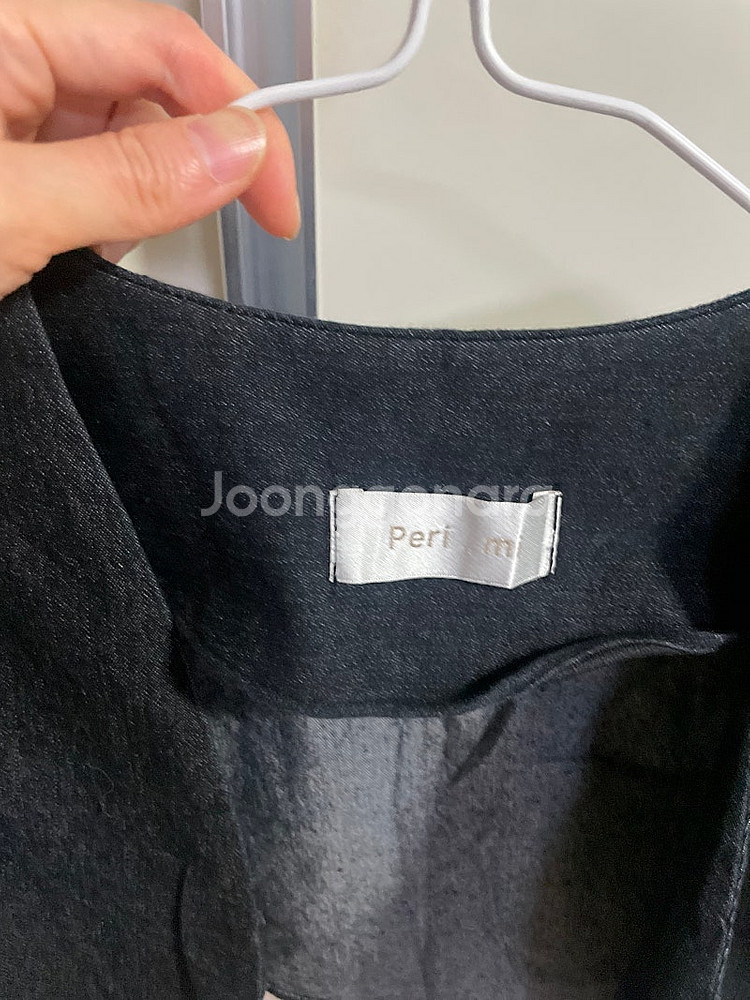 개당3000원 급처)스퀘어넥 긴팔티 크롭티 슬림티 등--9
