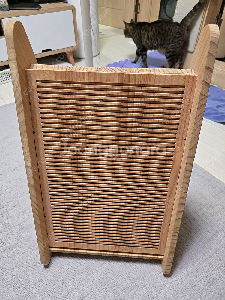 원목으로 만들어진 고양이 스크래쳐 하우스 팜--1