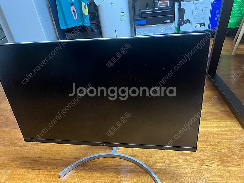 LG 32UN650 32인치 4K 모니터 판매합니다.--2
