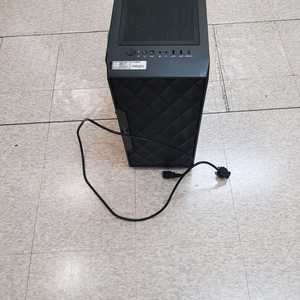 데스크탑 i5-11400f 8램 ssd256 라데온 rx580