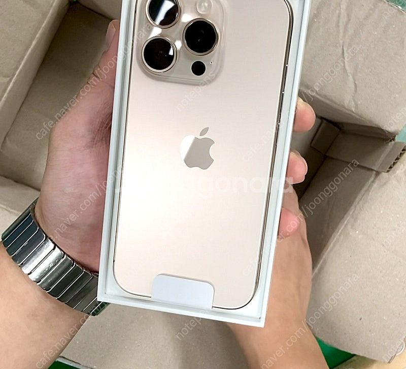 아이폰16프로 256GB 데저트티타늄 자급제 미개봉 미...--2