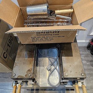 대영산업 전기 붕어빵 기계 10구 팝니다.