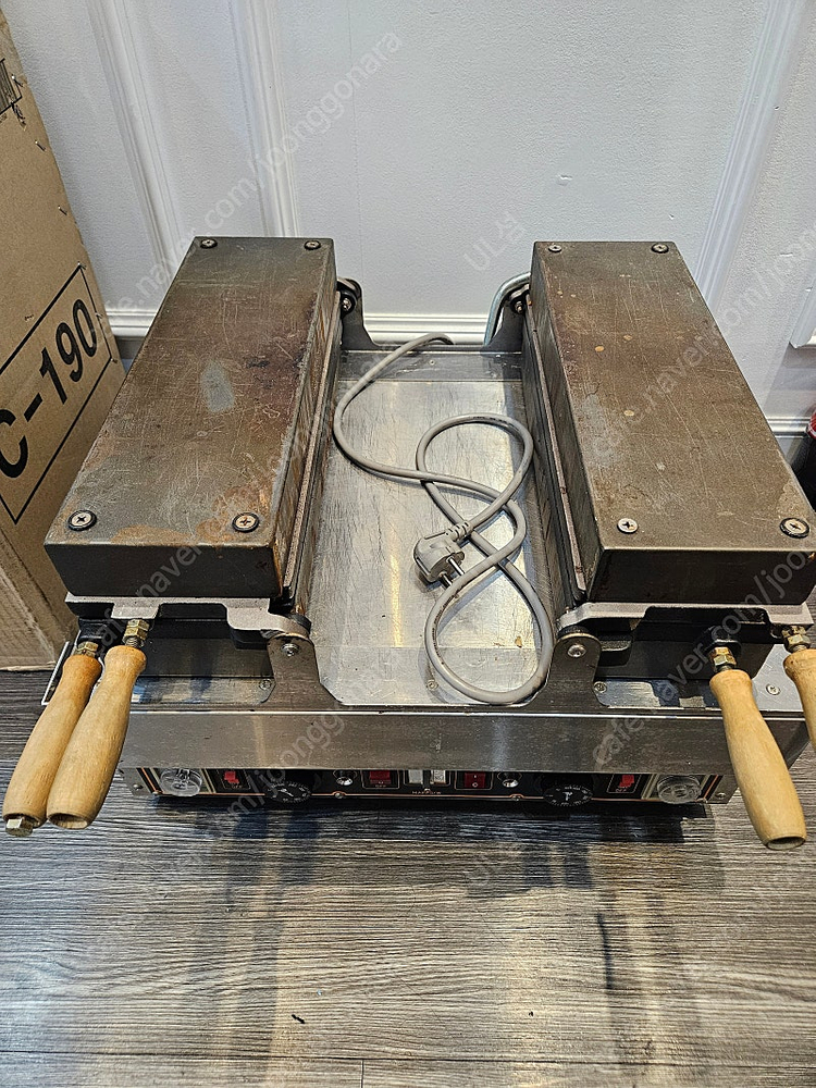 대영산업 전기 붕어빵 기계 10구 팝니다.--4