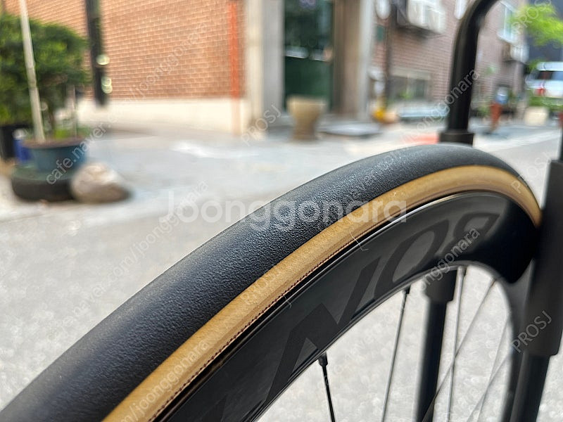 트렉 Domane SLR 9 eTap AXS 팝니다--9