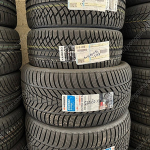 285 40 22 윈터타이어 벤츠GLE 벤테이가 X5. 325 35 22 스노우타이어