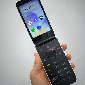 M120 (MIVE)마이브 스타일폴더폰 화이트 32기가 6만 판매합니다.