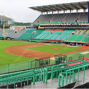 [LG vs SSG] 8/15, 8/16 3루 내야 필드석 2~6연석 판매합니다.