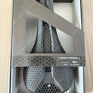 에스웍스 페놈 미러안장 3D 143mm 판매합니다.