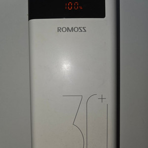 로모스 3만 보조배터리 팝니다