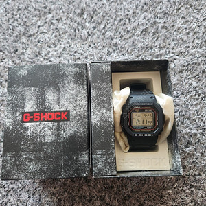 지샥 DW-5600RL-1DR 판매합니다(25년 7월 구입)