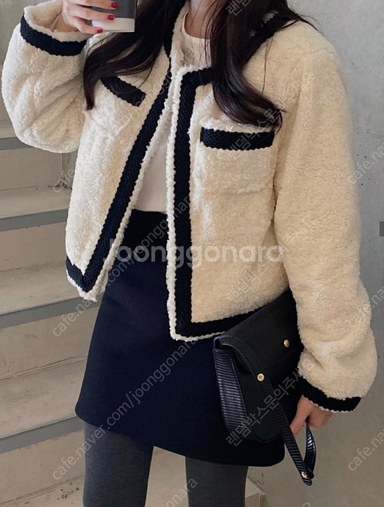 웜앤드 배색 퍼 털 자켓--3