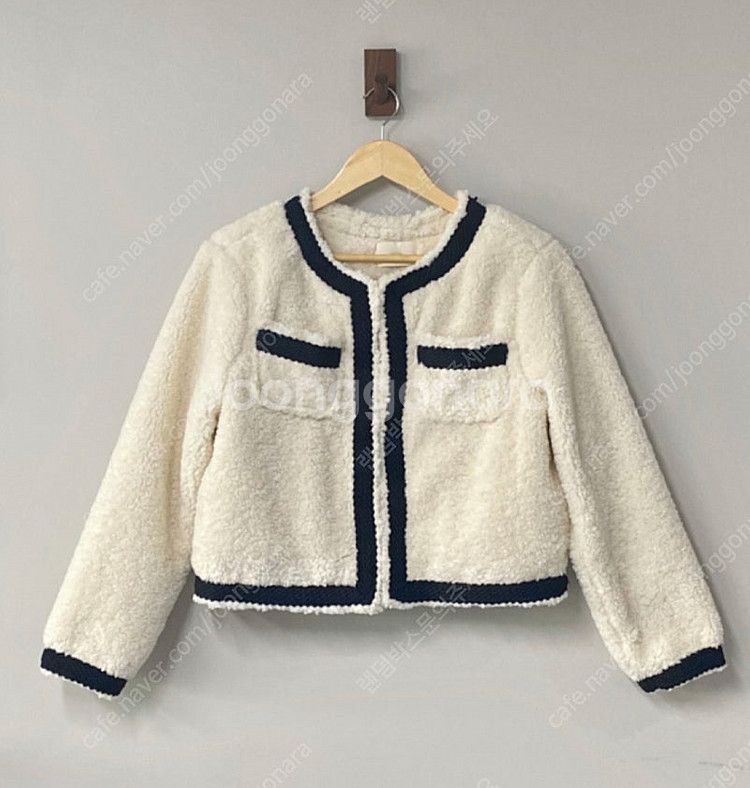 웜앤드 배색 퍼 털 자켓--5