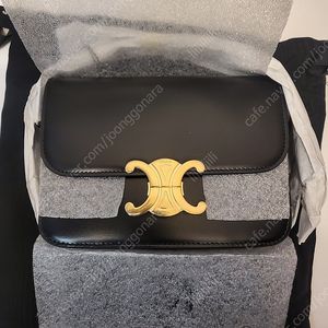 (새상품 미개봉품) 셀린느 트리오페 틴 블랙